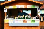 Stánek farmářské vesničky s domácími sirupy na gastro food festu Litoměřice