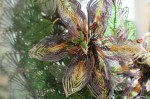 barevná skleněná květina sklářů z Jablonce nad Nisou