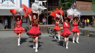 Vystoupení tanečnic na festivalu tance Šikland