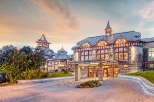 Print_Hotel-Entrance-Summer-Evening