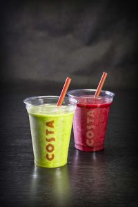 Na obrázku ovocné SMOOTHIES