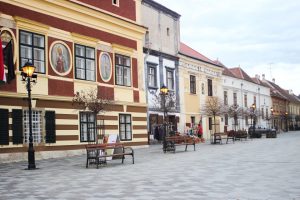 Malebné náměstí města Köszeg . Maďarsko