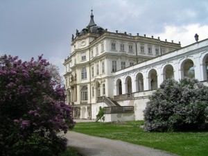 Zámek Ploskovice
